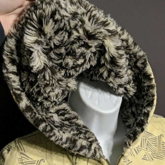 Nollie fur lined zip up hoodie - Picture 3 of 5